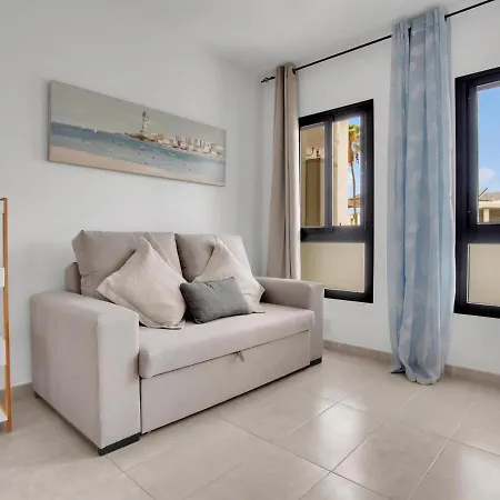 Apartment Ferdy's Home, Pool, Wi Fi, Downtown Los Cristianos (Tenerife)